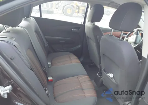 2015 Chevrolet Sonic Lt Manual z USA, uszkodzony, nr VIN 1G1JD5SH2F4185297